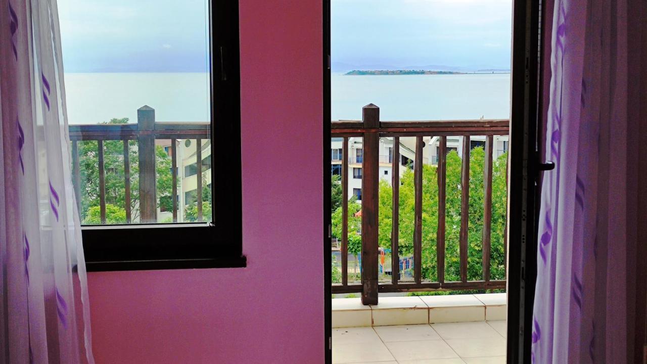 Marina Delfin Apartments - Top Location & Pet Friendly Sveti Vlas Exterior foto