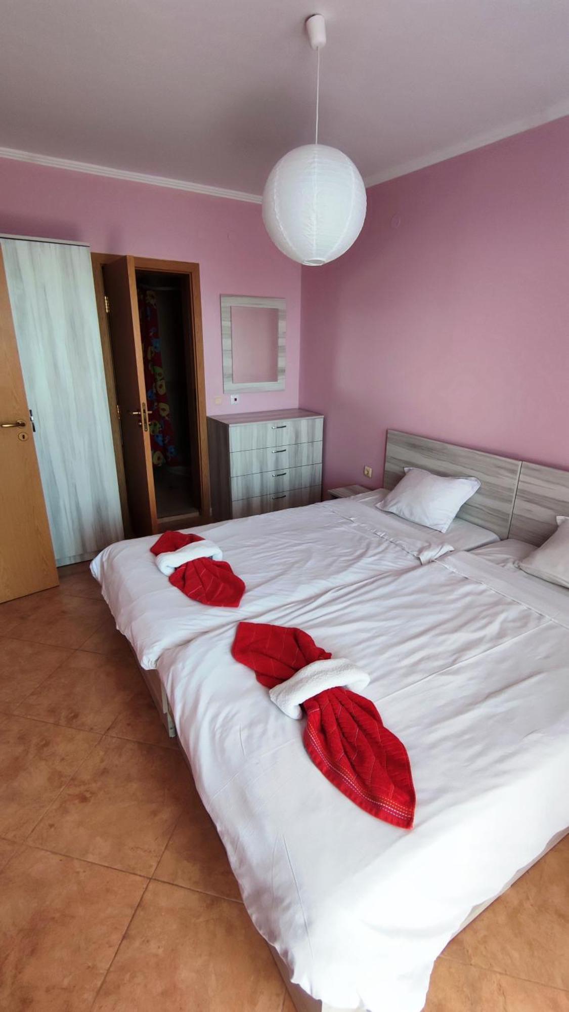 Marina Delfin Apartments - Top Location & Pet Friendly Sveti Vlas Exterior foto